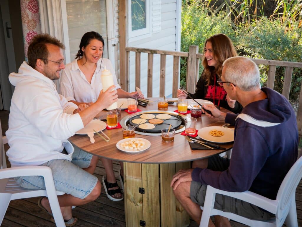 TABL'Grill plancha camping sur terrasse mobile-home
